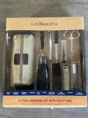 G.H. Bass & Co. Men's Grooming Set with Beige Utility Bag